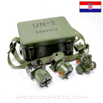 UN-2 Mortar Aiming Sight and Stake Light Set, w/ Case, Yugoslavia / Serbia *NOS* 